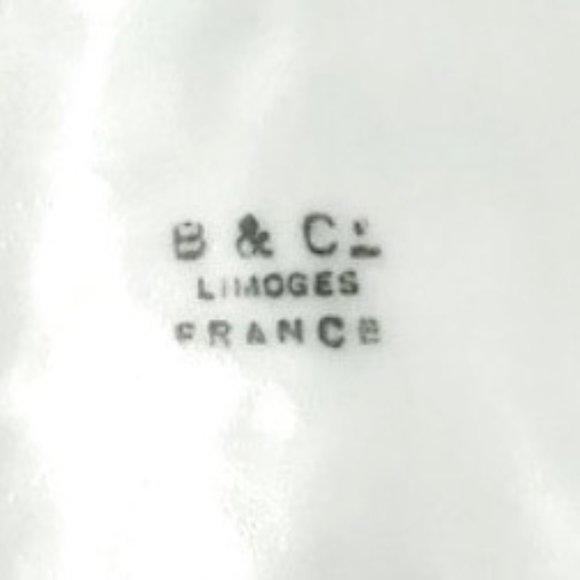 VTG Limoges France White Porcelain Oval Dish With Gold Trim, Elegant Table Decor - Picture 8 of 11